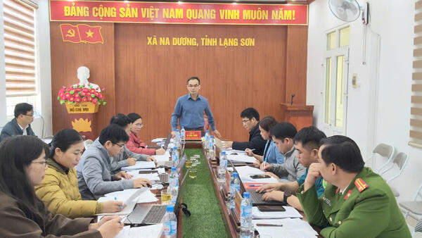 UBND xã tổ chức phiên họp thường kỳ tháng 11 năm 2025