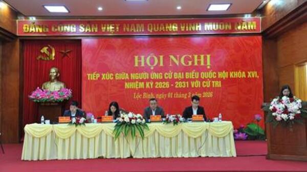 ỨNG CỬ VIÊN ĐẠI BIỂU QUỐC HỘI KHÓA XVI TIẾP XÚC CỬ TRI VẬN ĐỘNG BẦU CỬ TRỰC TIẾP VÀ TRỰC TUYẾN