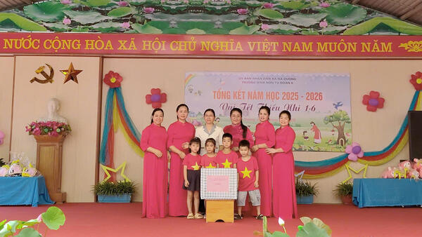 THĂM VÀ TẶNG QUÀ TẾT THIẾU NHI 1/6 TẠI TRƯỜNG MẦM NON TÚ ĐOẠN II