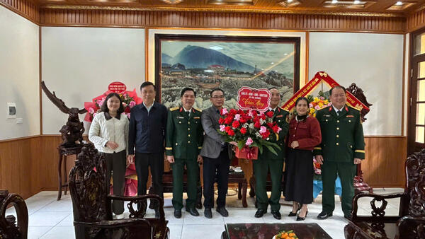 ĐOÀN CÔNG TÁC XÃ NA DƯƠNG THĂM, CHÚC MỪNG SƯ ĐOÀN 338 NHÂN KỶ NIỆM NGÀY THÀNH LẬP QUÂN ĐỘI NHÂN DÂN VIỆT NAM