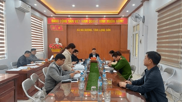 UBND xã Na Dương tổ chức phiên họp thường kỳ tháng 12 năm 2025, tập trung chuẩn bị nhiệm vụ tháng 01 năm 2026