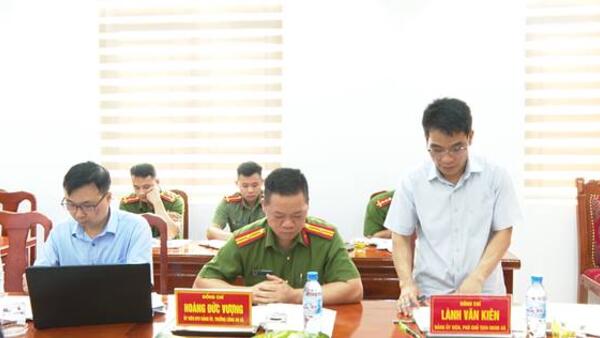 ĐOÀN THANH TRA CÔNG AN TỈNH THANH TRA VIỆC CHẤP HÀNH CÁC QUY ĐỊNH CỦA PHÁP LUẬT TẠI XÃ NA DƯƠNG