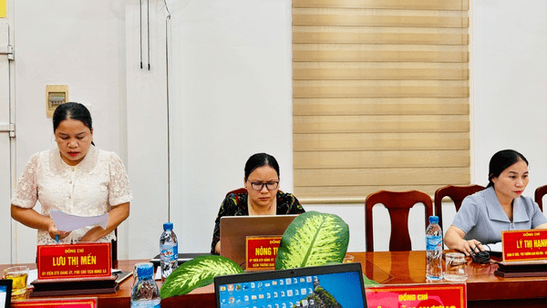 THƯỜNG TRỰC HĐND XÃ NA DƯƠNG TỔ CHỨC PHIÊN HỌP THƯỜNG KỲ THÁNG 8