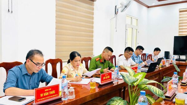 HỌP BAN CHỈ ĐẠO PHÁT TRIỂN KHOA HỌC, CÔNG NGHỆ, ĐỔI MỚI SÁNG TẠO VÀ CHUYỂN ĐỔI SỐ XÃ NA DƯƠNG