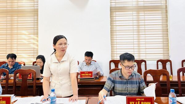 HỌP BAN CHỈ ĐẠO XÓA NHÀ TẠM, NHÀ DỘT NÁT; CHÍNH SÁCH NHÀ Ở VÀ THỊ TRƯỜNG BẤT ĐỘNG SẢN XÃ NA DƯƠNG